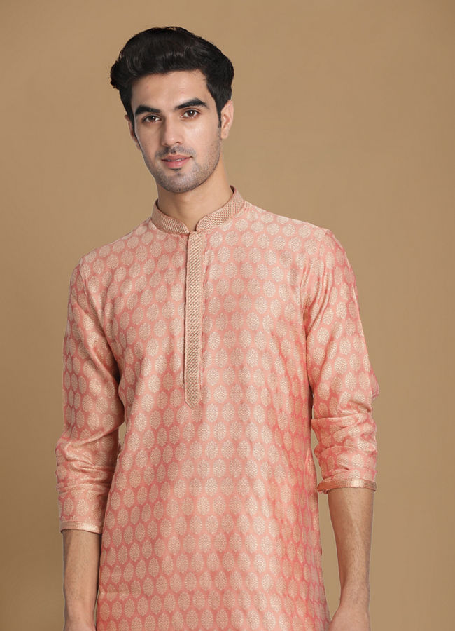 alt message - Manyavar Men Faded Pink Jacquard Kurta Set image number 0